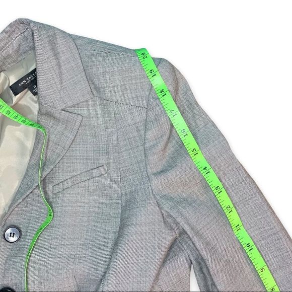 Ann Taylor Light Gray Cropped Long-Sleeve Button-up Professional Work Blazer 0 - Picture 5 of 5